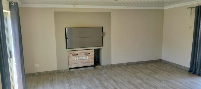 To Let 4 Bedroom Property for Rent in Silver Oaks Western Cape